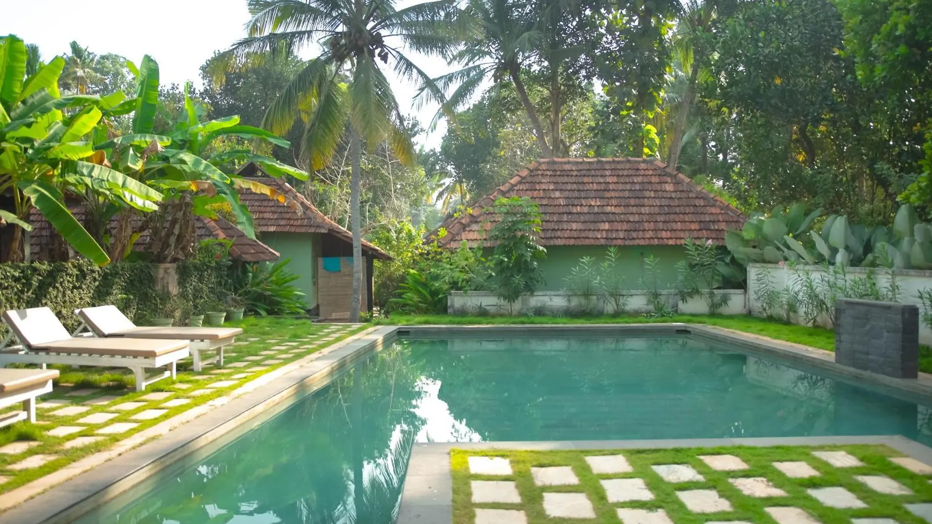 Lumuma Otel Varkala 0*,