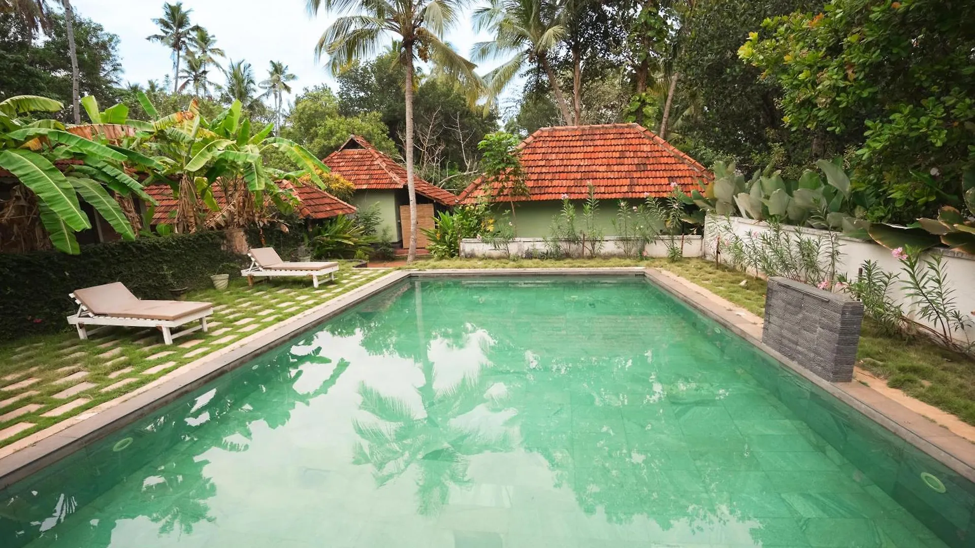 Lumuma Otel Varkala Hindistan